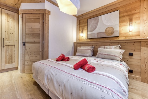 Bedroom with panoramic mountain view