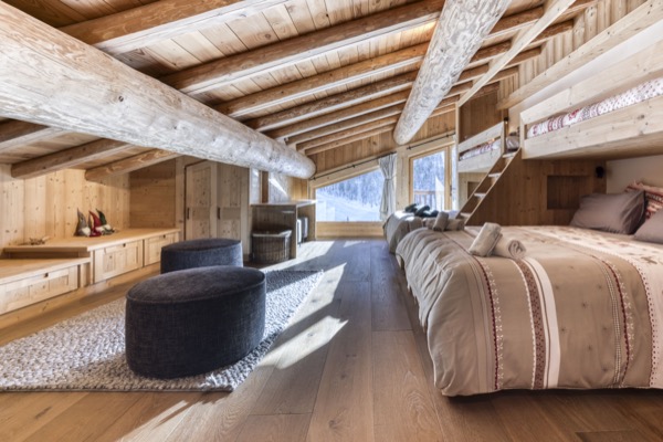 Living area with vaulted ceiling